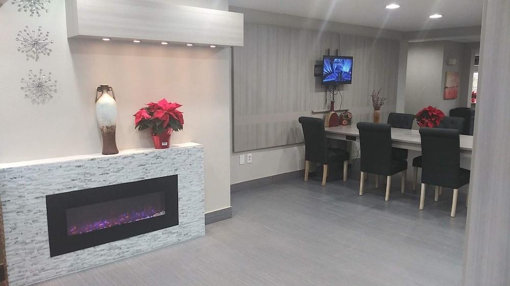 Microtel Inn & Suites By Wyndham Florence/Cincinnati Airpo Екстериор снимка