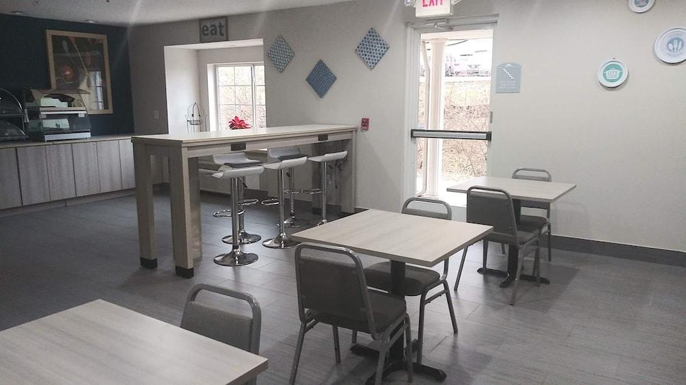 Microtel Inn & Suites By Wyndham Florence/Cincinnati Airpo Екстериор снимка