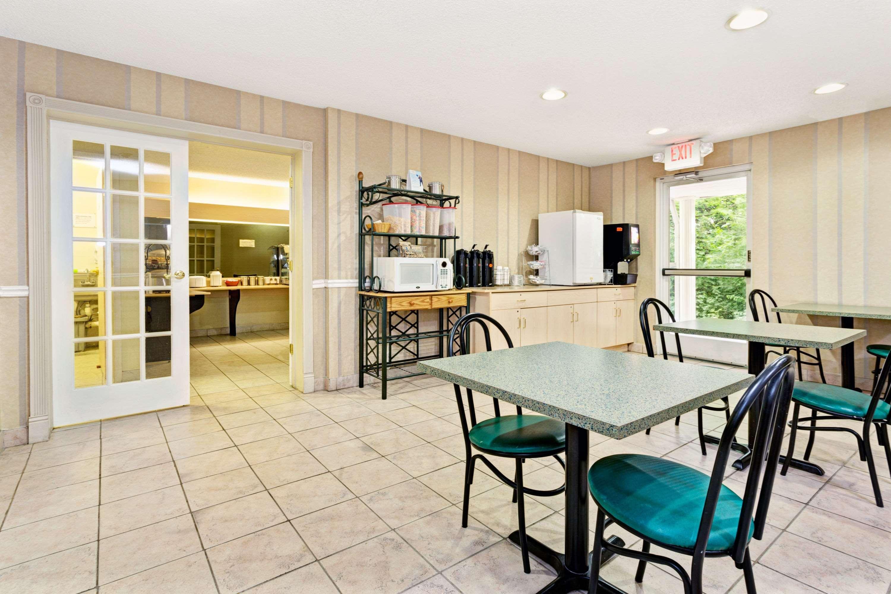 Microtel Inn & Suites By Wyndham Florence/Cincinnati Airpo Екстериор снимка