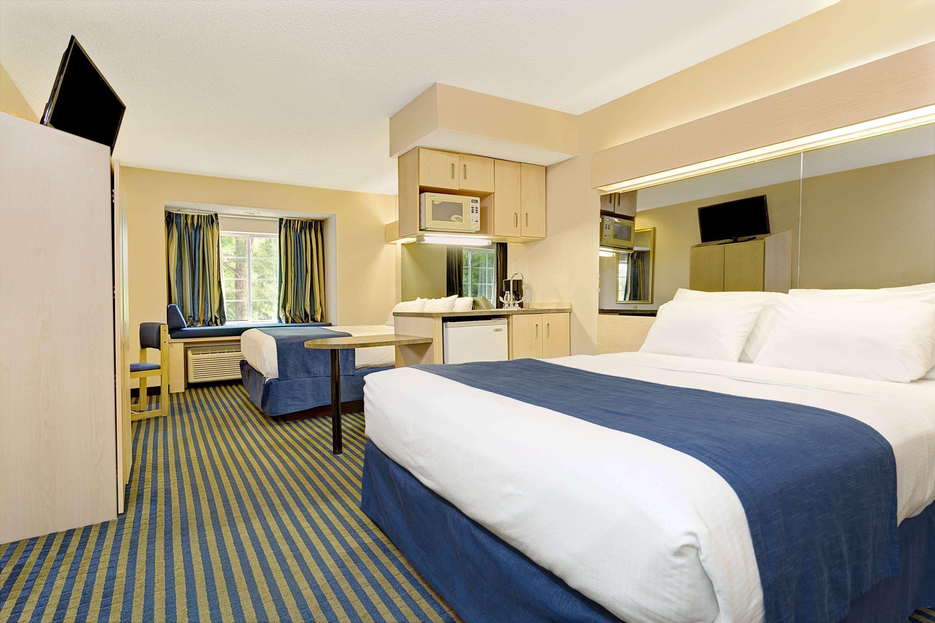 Microtel Inn & Suites By Wyndham Florence/Cincinnati Airpo Екстериор снимка