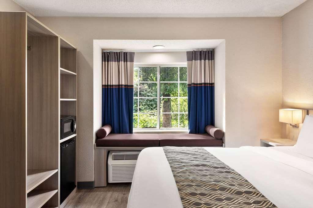 Microtel Inn & Suites By Wyndham Florence/Cincinnati Airpo Стая снимка