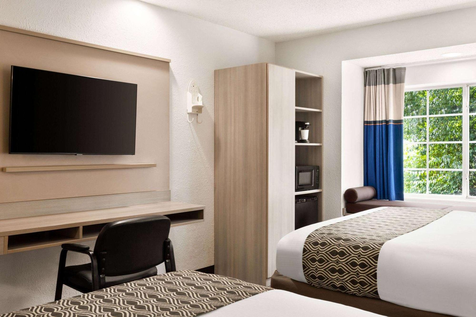 Microtel Inn & Suites By Wyndham Florence/Cincinnati Airpo Екстериор снимка
