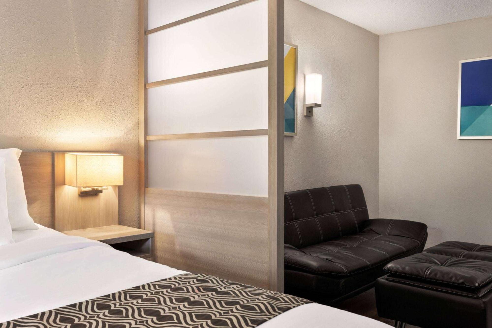 Microtel Inn & Suites By Wyndham Florence/Cincinnati Airpo Екстериор снимка