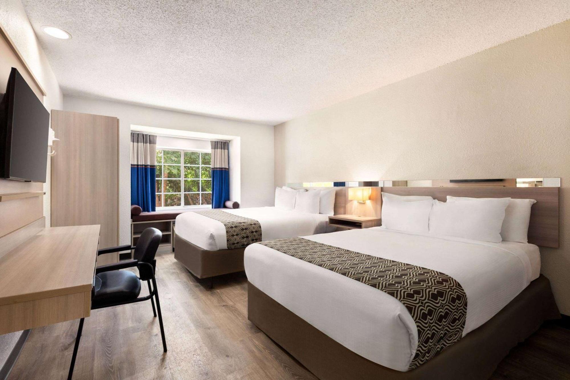 Microtel Inn & Suites By Wyndham Florence/Cincinnati Airpo Екстериор снимка